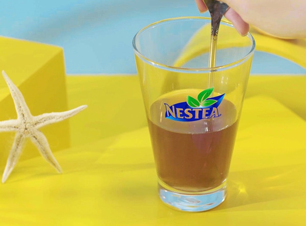 Chế biến trà vị chanh NESTEA với màu sắc bắt mắt cùng nhiều loại trái cây hấp dẫn - 1