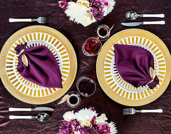 Cách gấp khăn trang trí bàn tiệc