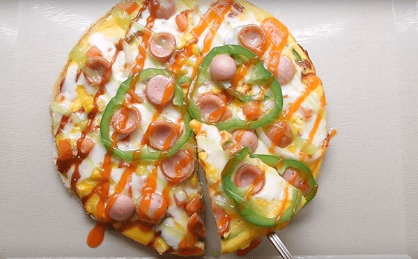 Bạn có thể tự tay làm cho gia đình mình một chiếc bánh pizza độc đáo từ trứng