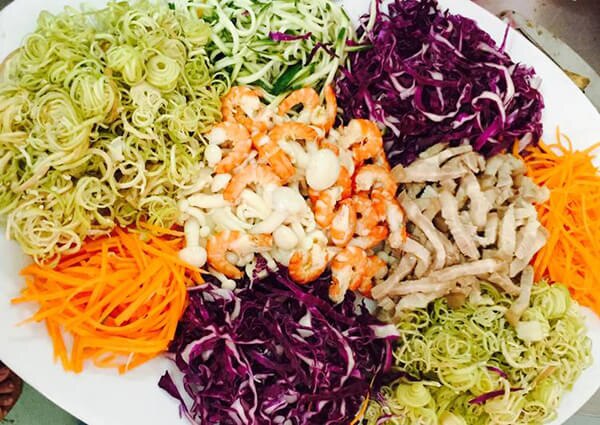 Món ăn đãi tiệc - Gỏi tôm ngũ sắc