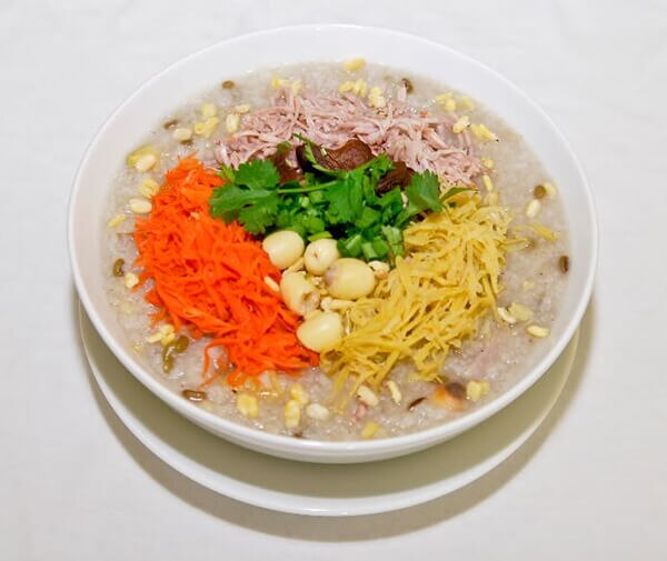 Cháo bồ câu đậu xanh là món ăn đầy thơm ngon và bổ dưỡng