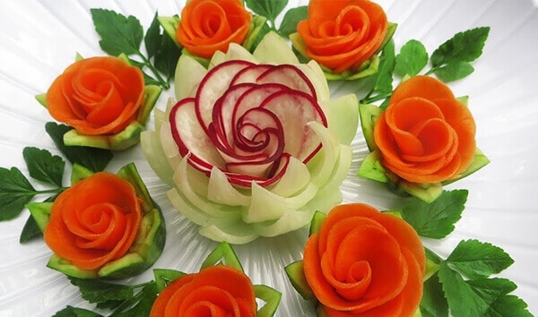 Trang trí món ăn bằng cách tỉa rau củ