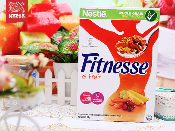 Nestlé FITNESSE là thực phẩm không thể thiếu trong chế độ ăn giảm cân của các chị em.