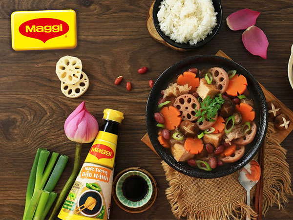 Nước tương MAGGI được lên men tự nhiên từ đậu nành, mang lại vị thanh ngon, tinh tế cho từng món ăn.