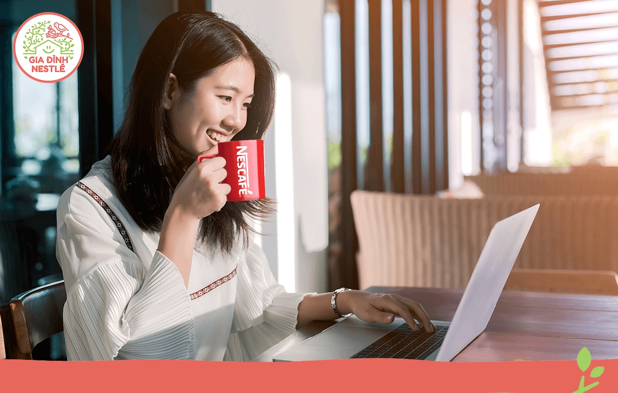 Nhâm nhi một ly NESCAFÉ ấm áp, thơm nồng trong một ngày chuyển mùa lành lạnh thì còn gì bằng!