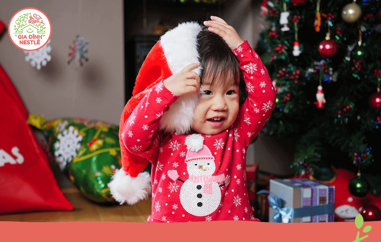 Ba mẹ có biết trang phục Noel ẩn chứa nhiều nguy cơ làm bé dị ứng?