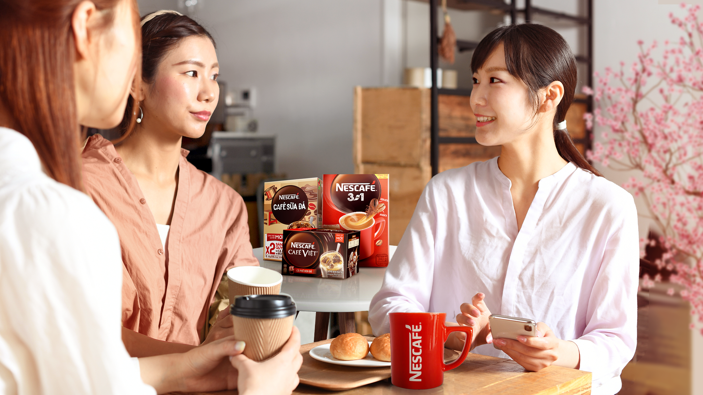 Có NESCAFÉ mang không khí Tết về, cả nhà rộn ràng đón lộc 